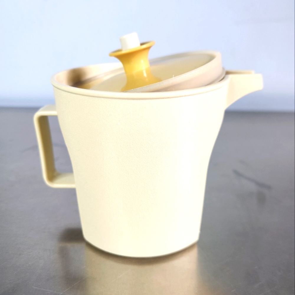 Tupperware Cream Dispenser 1414-2